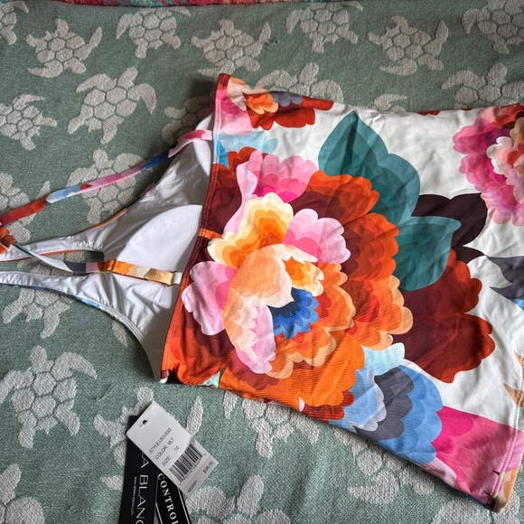 NWT Swimwear Top Bathing Suit La Blanca Tummy Control Size 10 - Picture 8 of 8